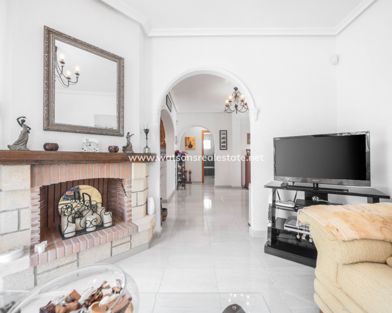 Venta - Chalet Independiente - Urb. La Marina