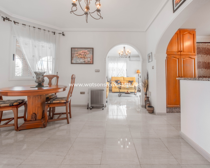 Venta - Chalet Independiente - Urb. La Marina