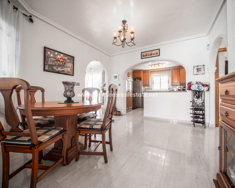 Venta - Chalet Independiente - Urb. La Marina