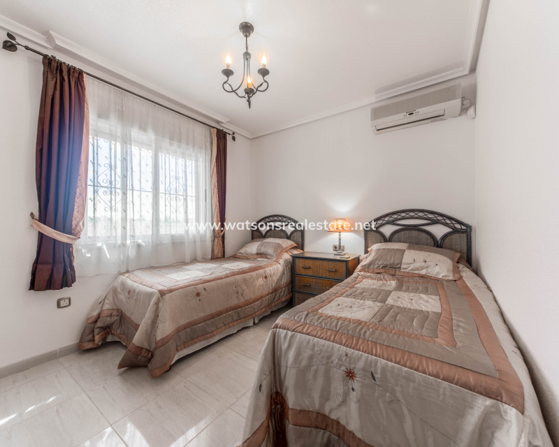 Venta - Chalet Independiente - Urb. La Marina