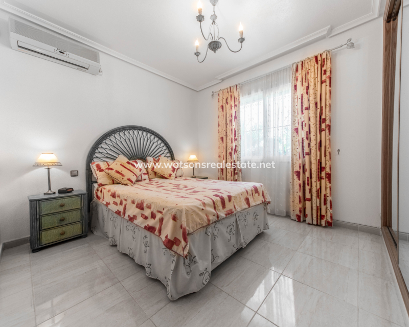 Venta - Chalet Independiente - Urb. La Marina