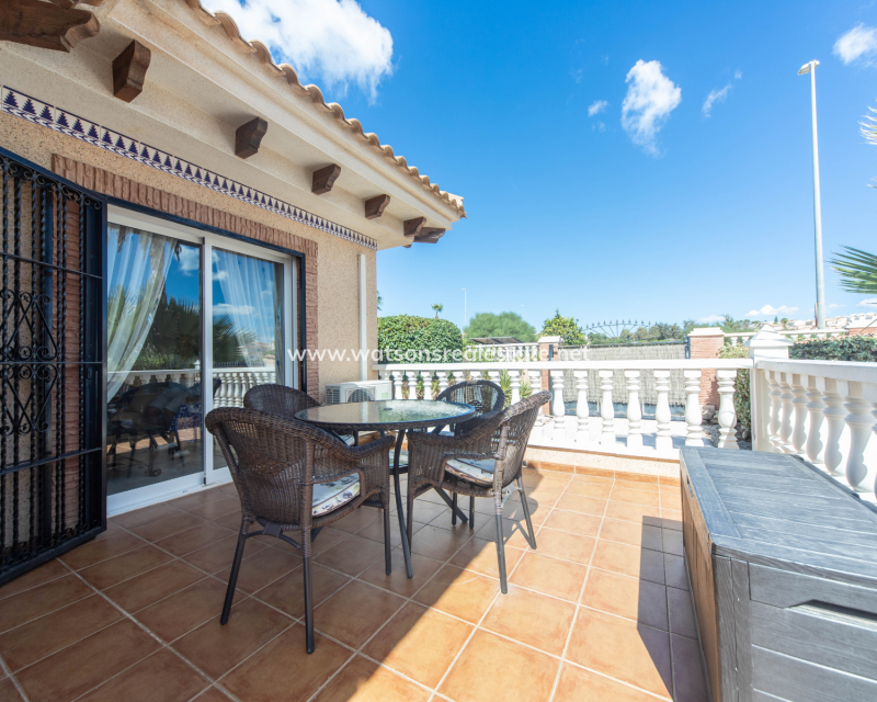 Venta - Chalet Independiente - Urb. La Marina