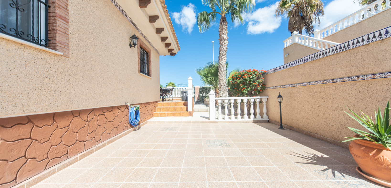 Venta - Chalet Independiente - Urb. La Marina