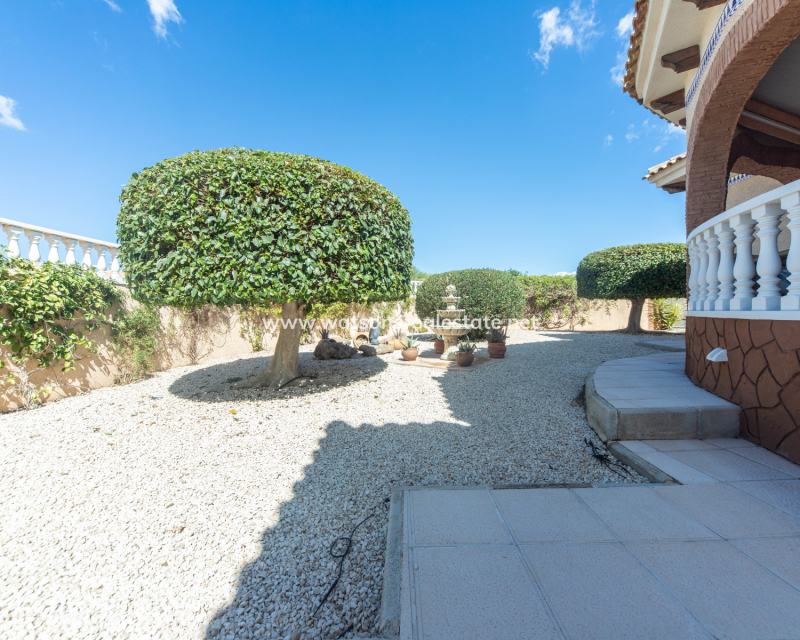 Venta - Chalet Independiente - Urb. La Marina
