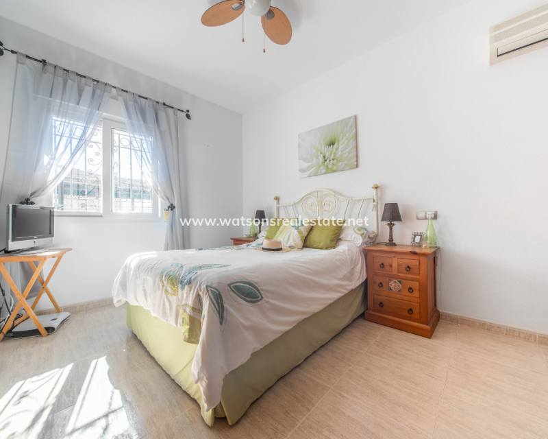 Venta - Chalet Independiente - Urb. La Marina