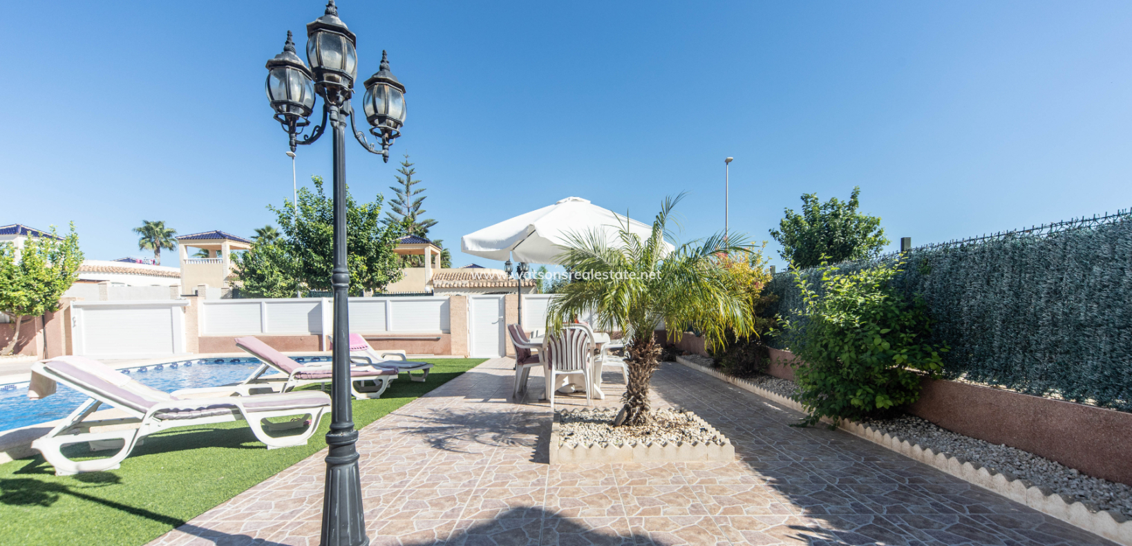 Venta - Chalet Independiente - Urb. La Marina
