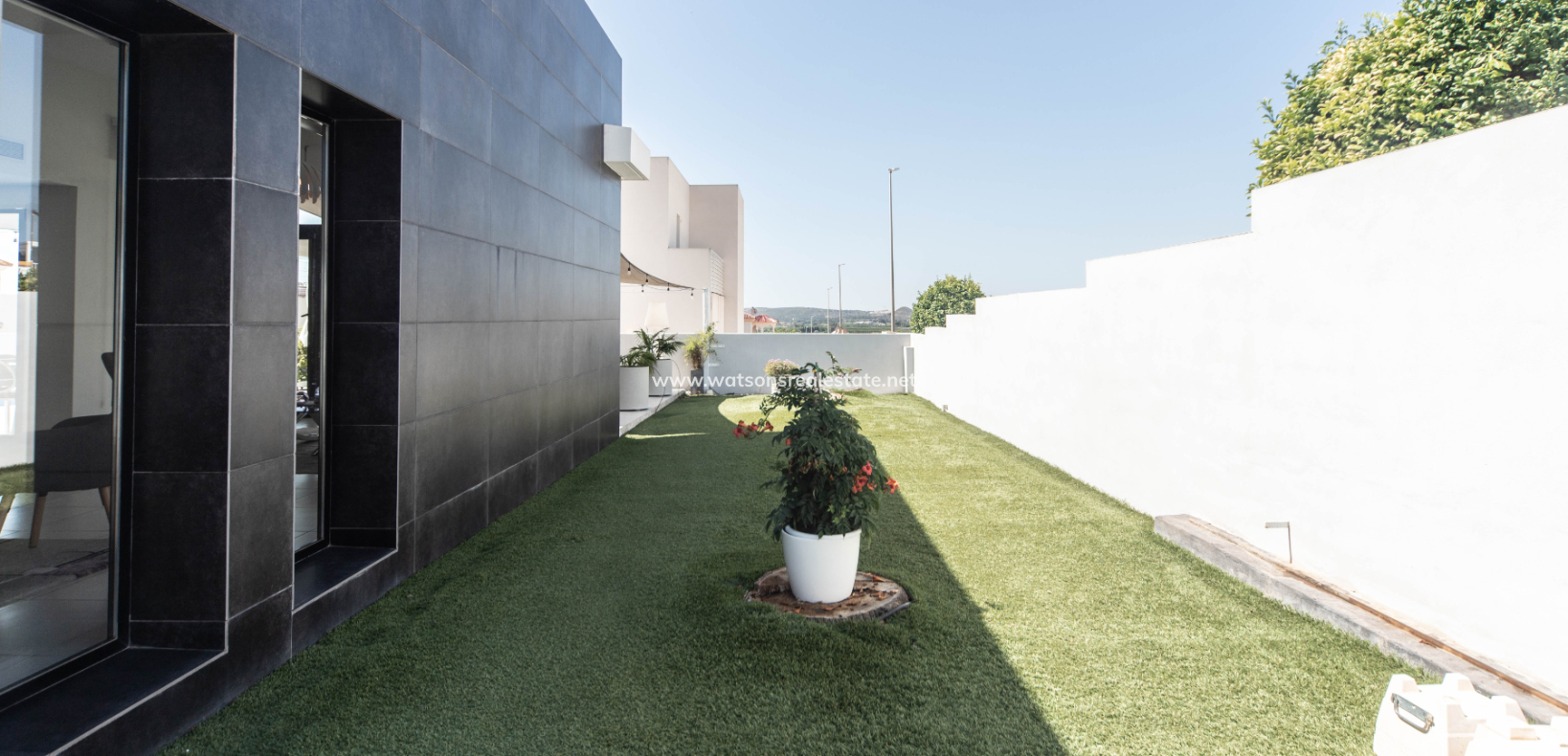 Venta - Chalet Independiente - Urb. La Marina