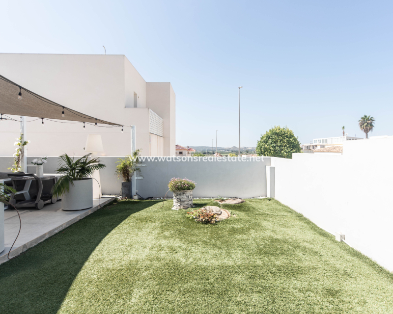 Venta - Chalet Independiente - Urb. La Marina