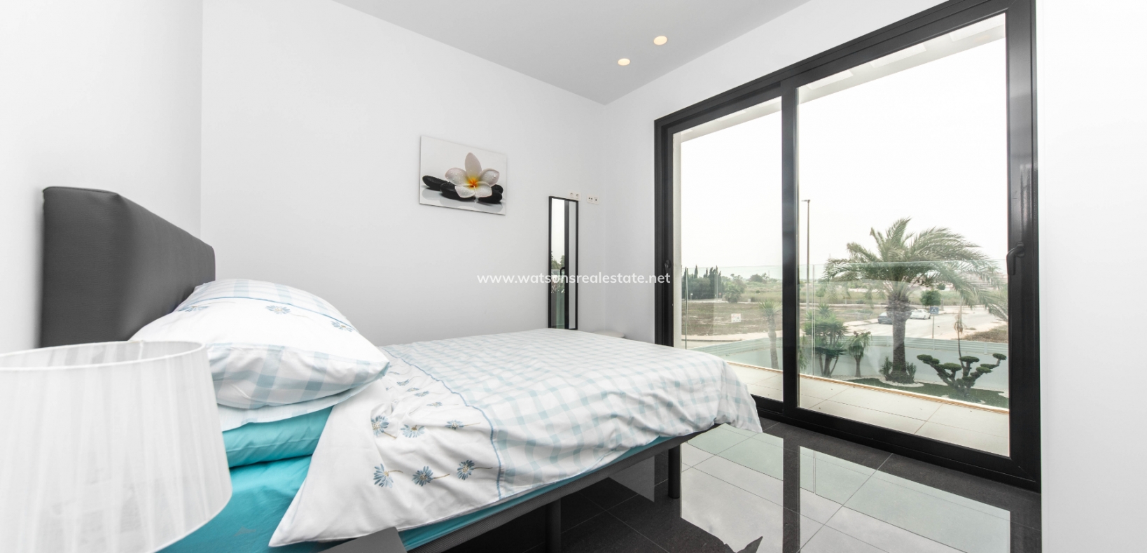 Venta - Chalet Independiente - Urb. La Marina