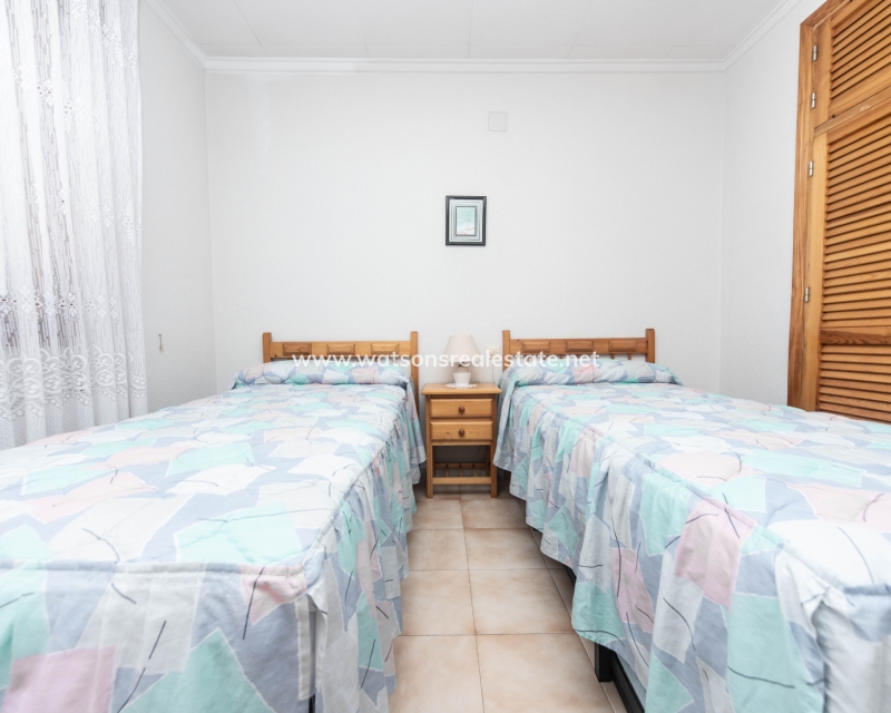 Venta - Chalet Independiente - Urb. La Marina