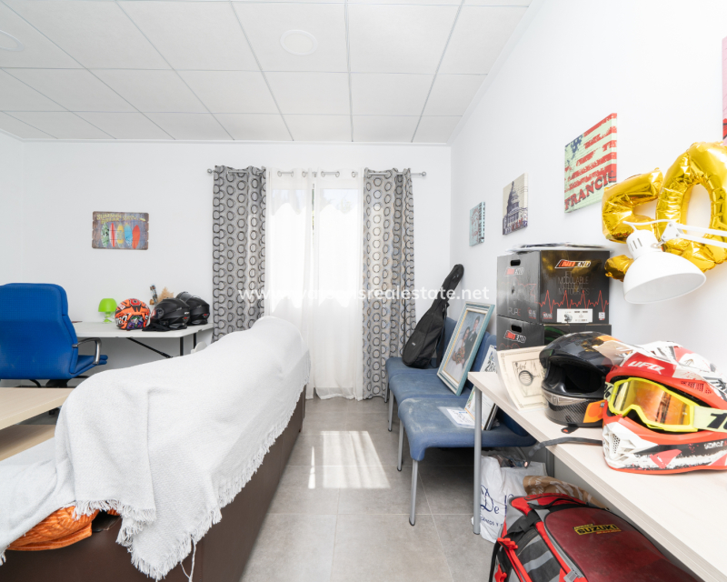 Venta - Chalet Independiente - Urb. La Marina
