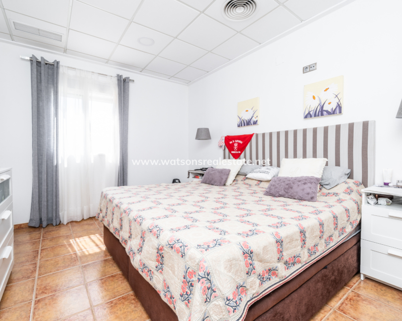 Venta - Chalet Independiente - Urb. La Marina