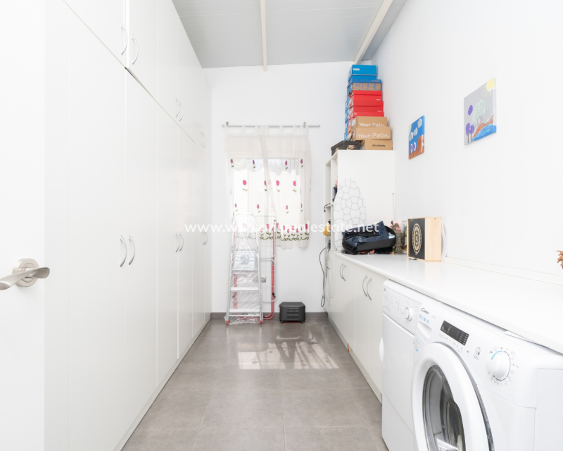 Venta - Chalet Independiente - Urb. La Marina