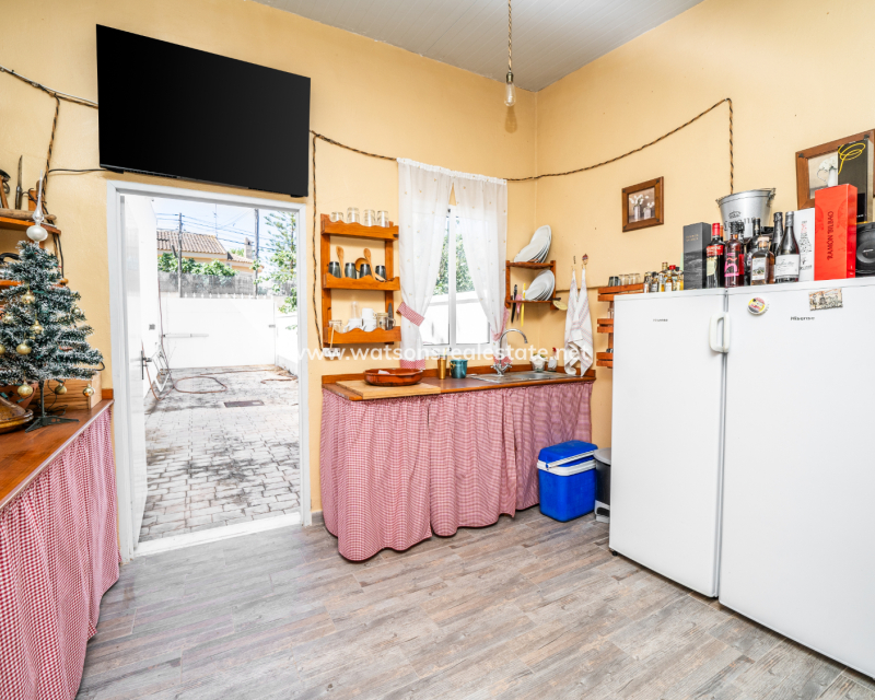 Venta - Chalet Independiente - Urb. La Marina