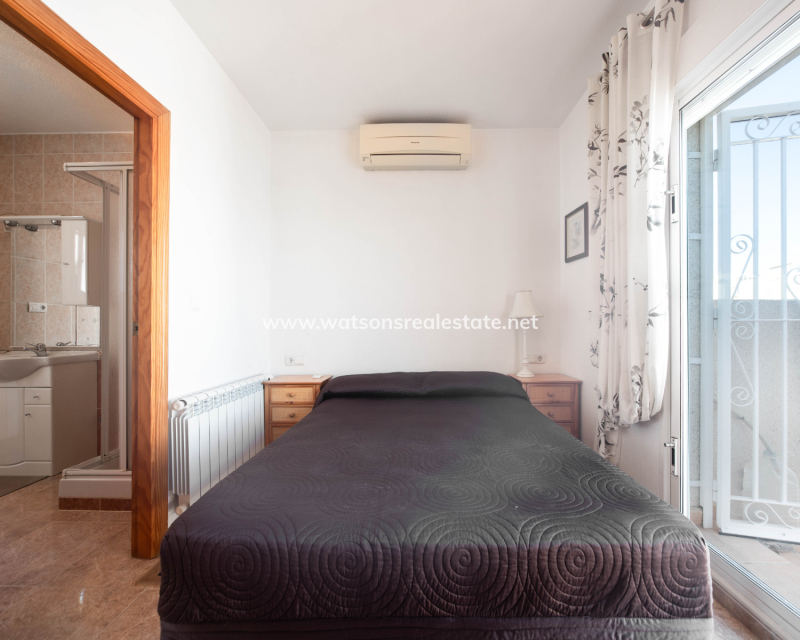 Venta - Chalet Independiente - Urb. La Marina