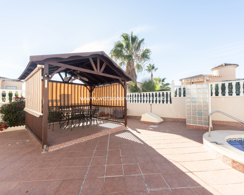Venta - Chalet Independiente - Urb. La Marina