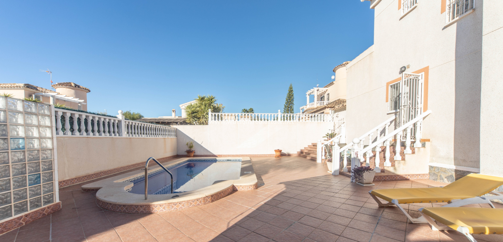 Venta - Chalet Independiente - Urb. La Marina