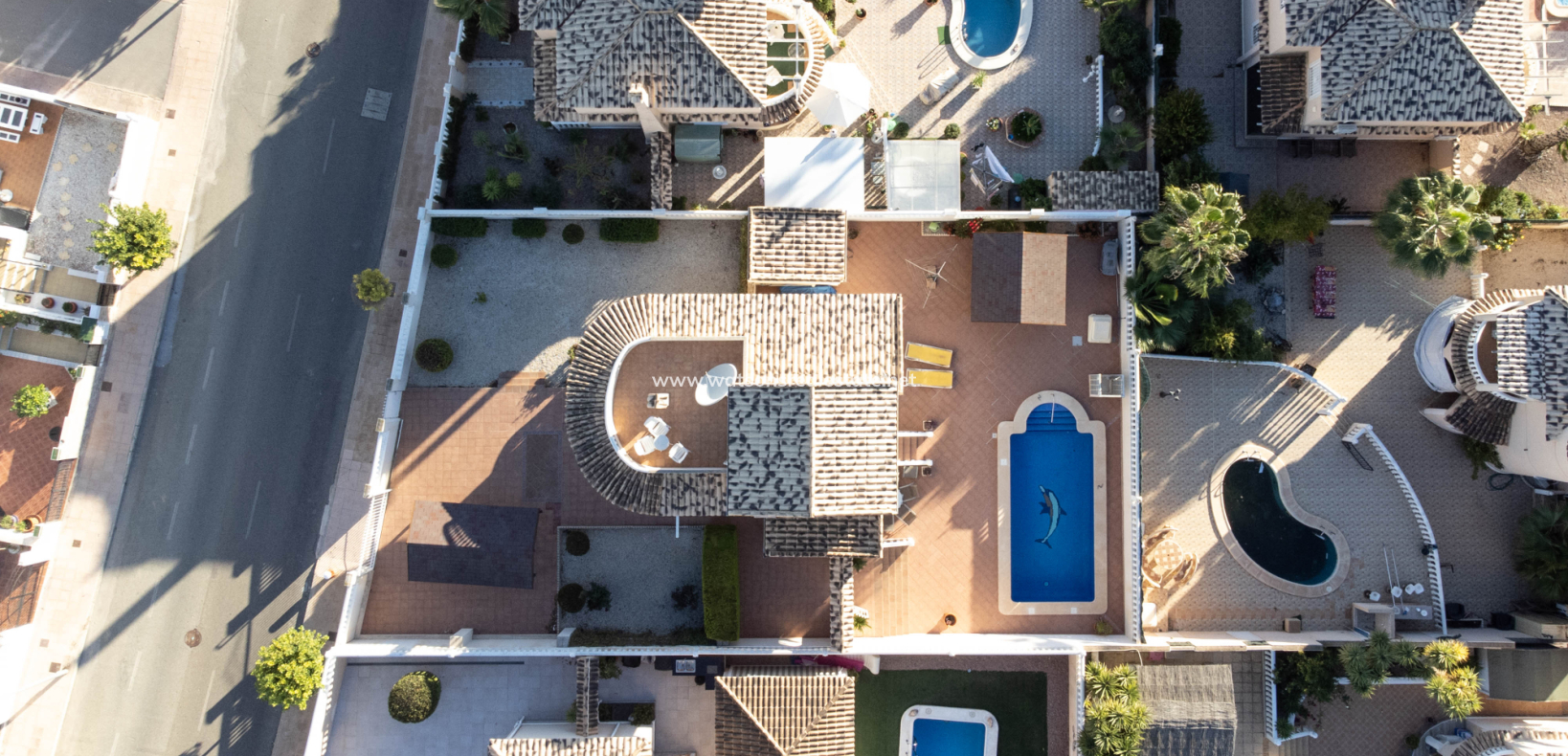 Venta - Chalet Independiente - Urb. La Marina