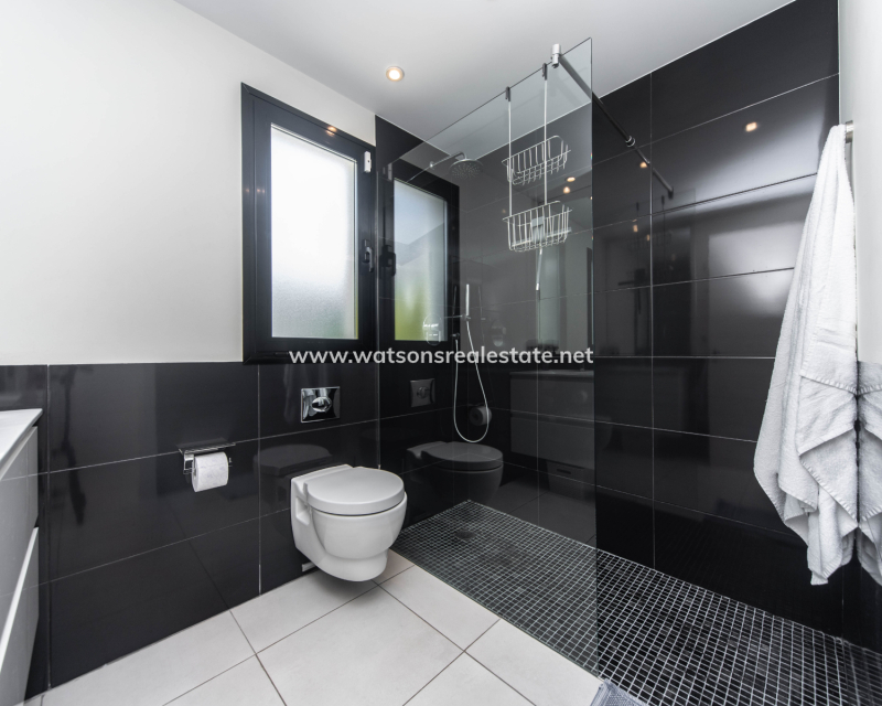 Venta - Chalet Independiente - Urb. La Marina