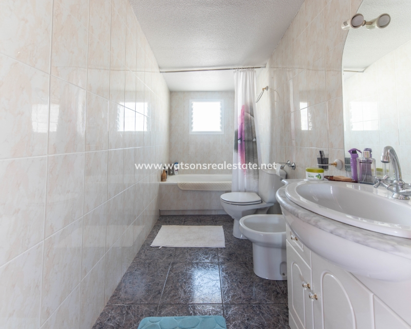 Venta - Chalet Independiente - Urb. La Marina