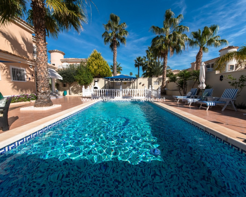 Venta - Chalet Independiente - Urb. La Marina
