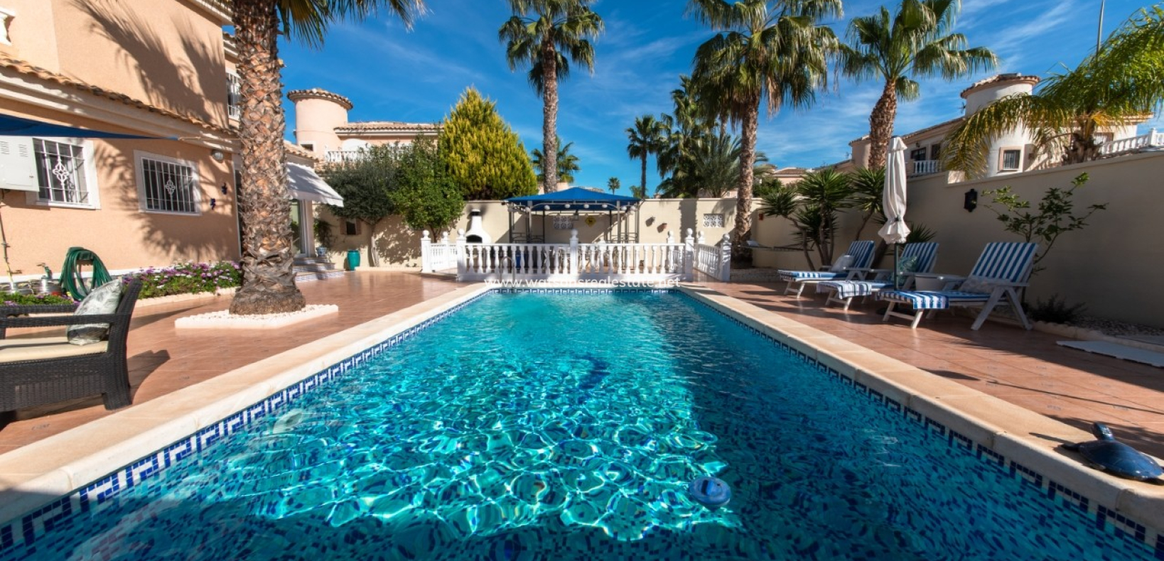 Venta - Chalet Independiente - Urb. La Marina