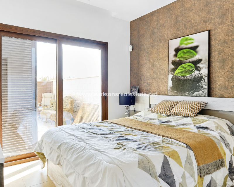 Venta - Chalet Independiente - Urb. La Marina