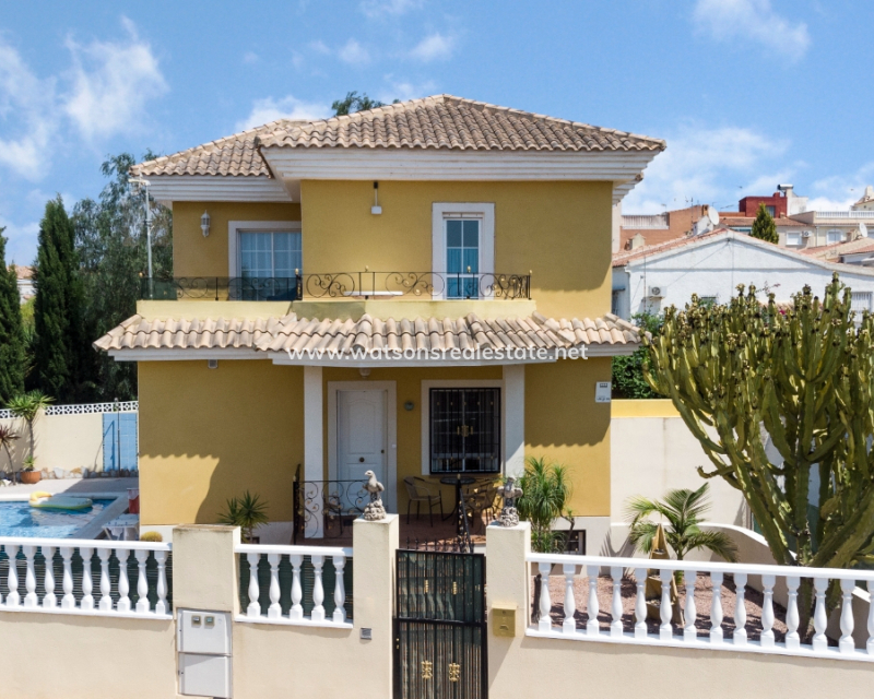Venta - Chalet Independiente - Urb. La Marina