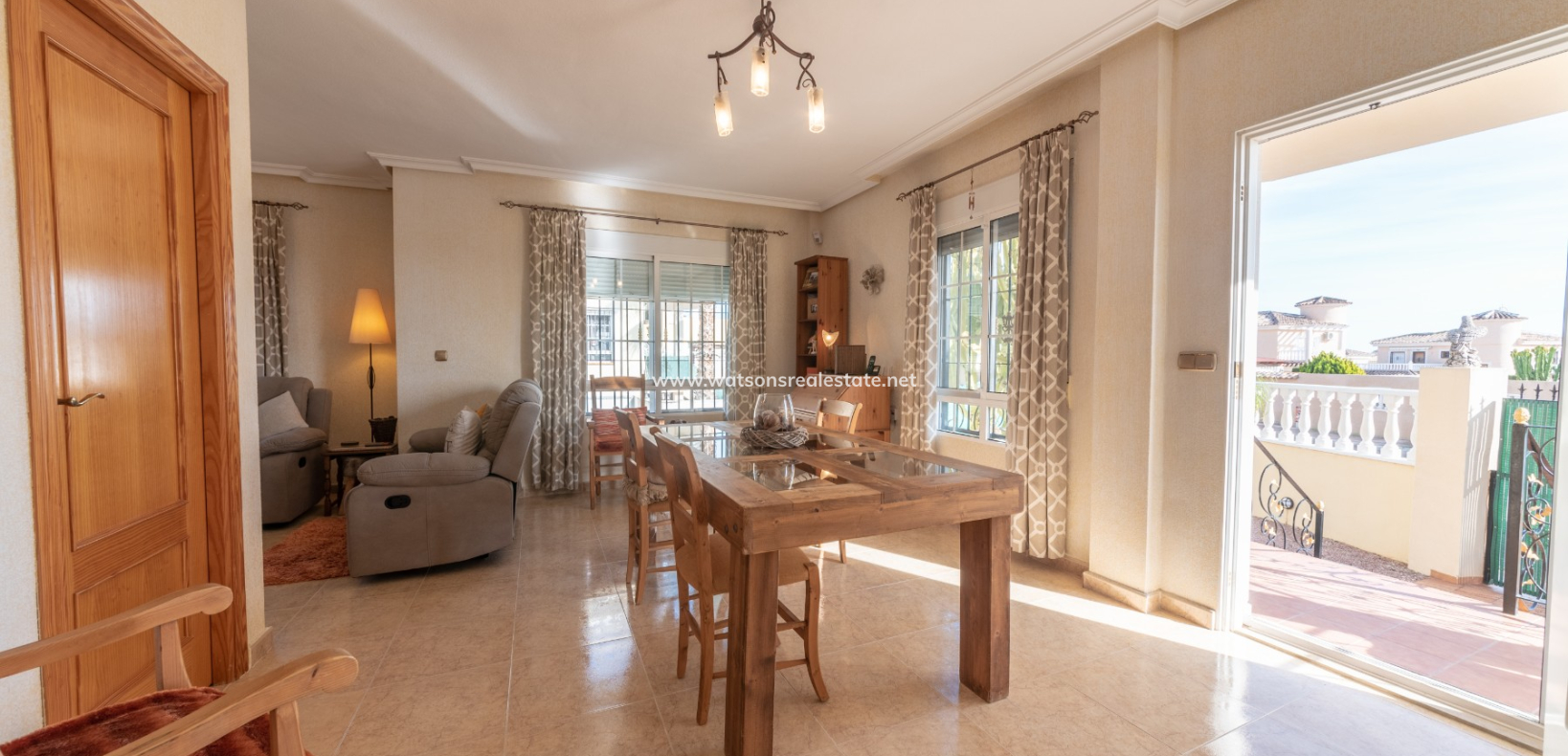 Venta - Chalet Independiente - Urb. La Marina