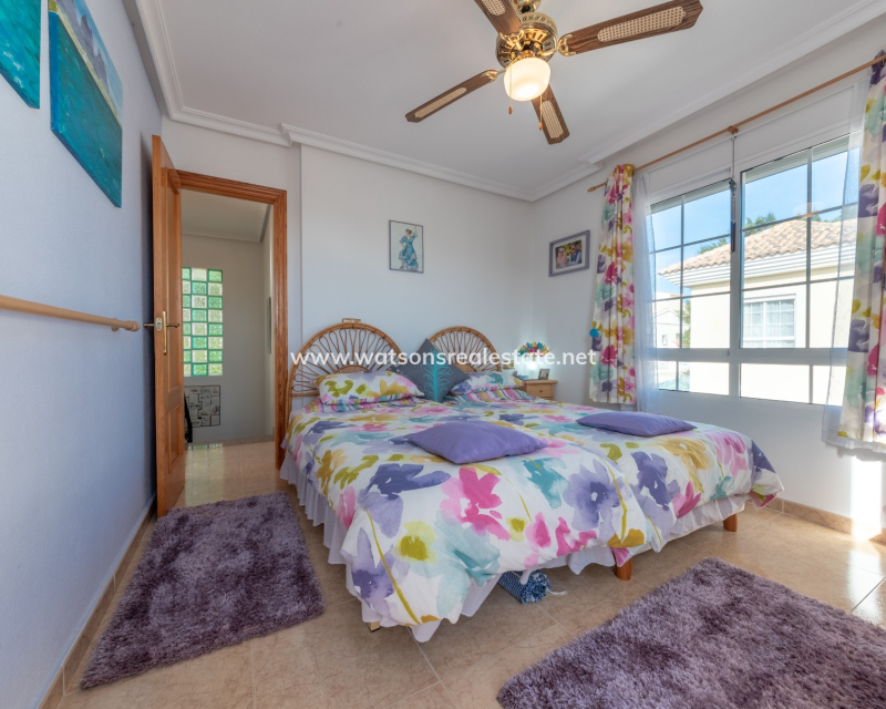 Venta - Chalet Independiente - Urb. La Marina