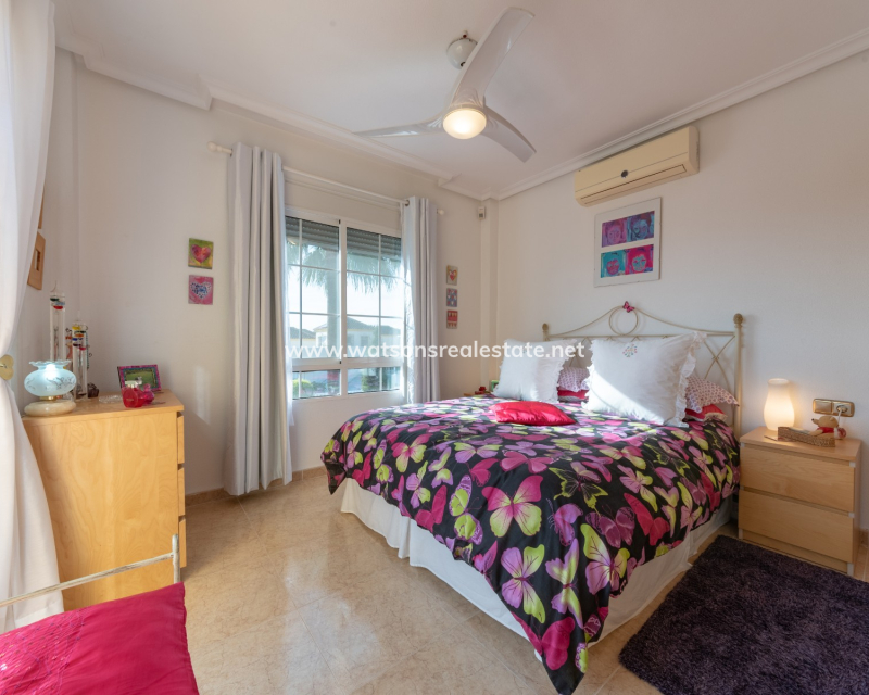 Venta - Chalet Independiente - Urb. La Marina