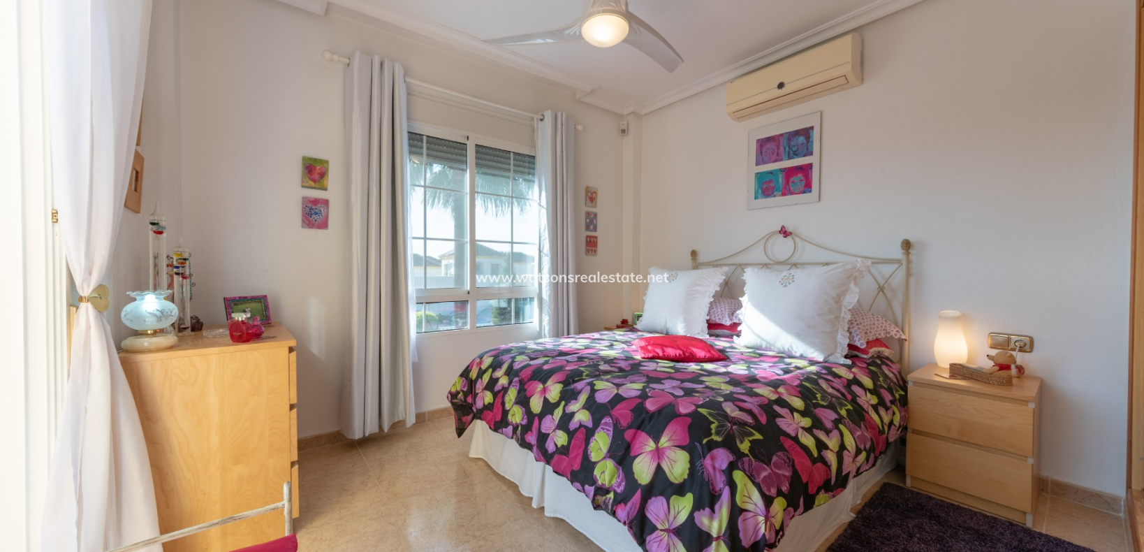 Venta - Chalet Independiente - Urb. La Marina