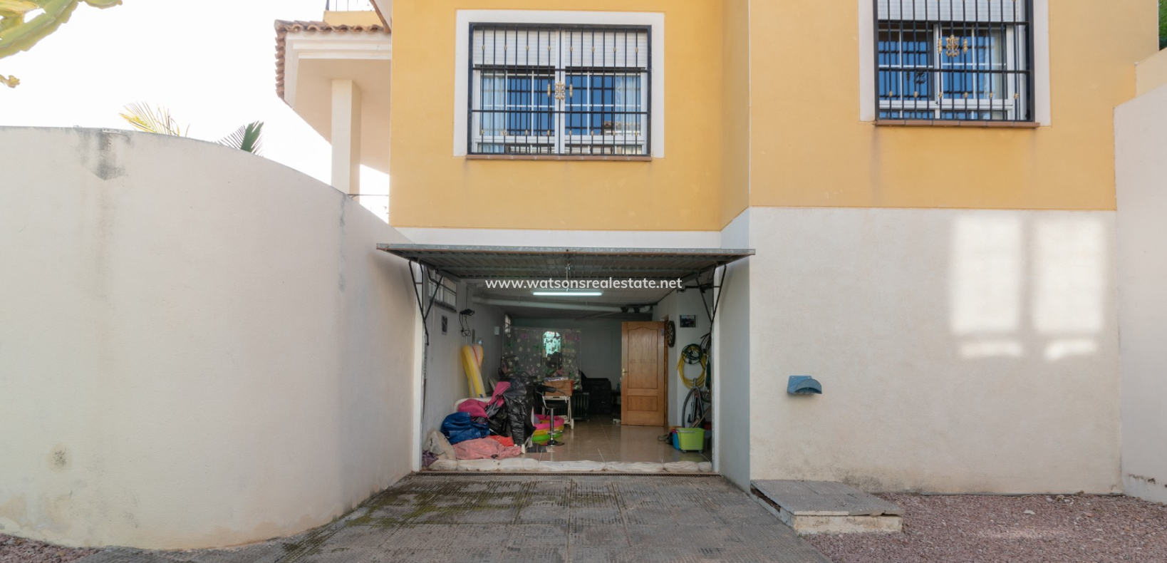 Venta - Chalet Independiente - Urb. La Marina