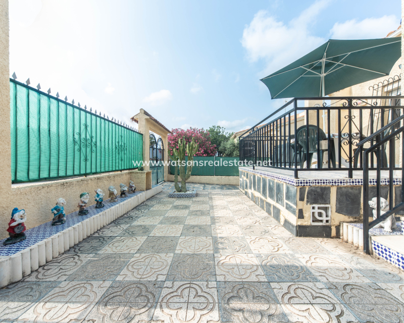 Venta - Chalet Independiente - Urb. La Marina