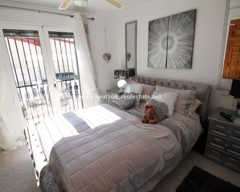 Venta - Chalet Independiente - Urb. La Marina