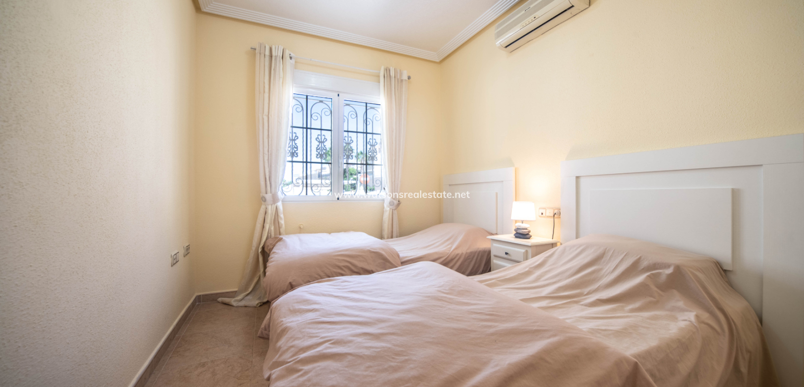 Venta - Chalet Independiente - Urb. La Marina