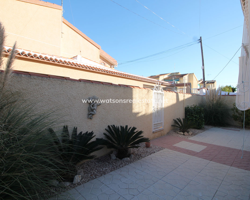 Venta - Chalet Independiente - Urb. La Marina