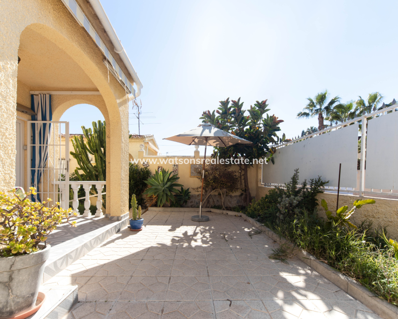 Venta - Chalet Independiente - Urb. La Marina
