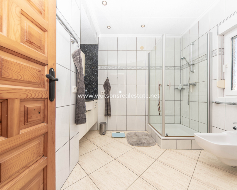 Venta - Chalet Independiente - Urb. La Marina