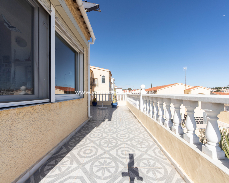 Venta - Chalet Independiente - Urb. La Marina