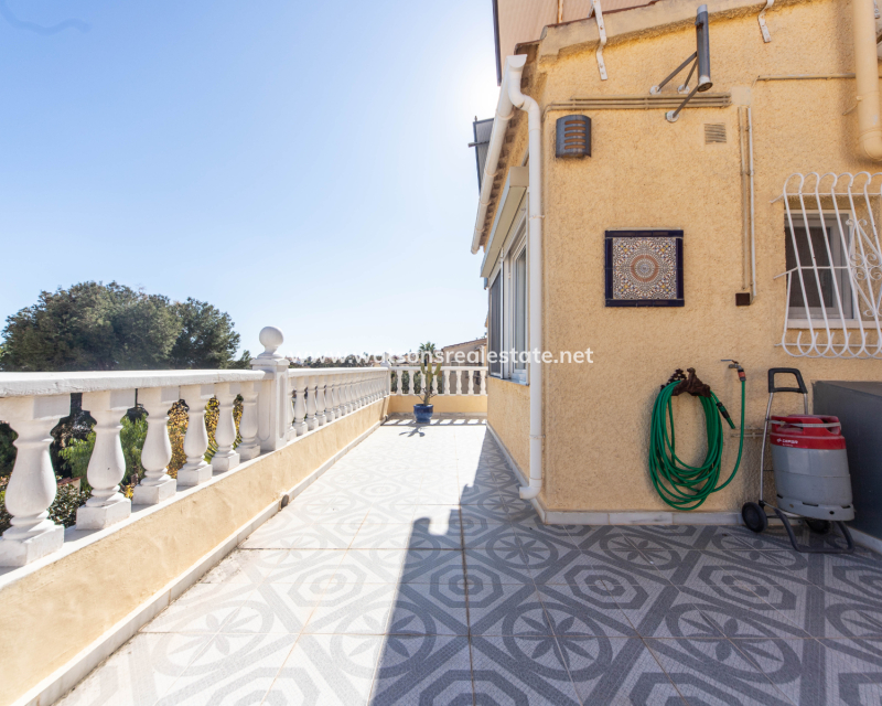Venta - Chalet Independiente - Urb. La Marina