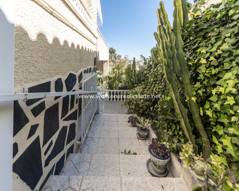 Venta - Chalet Independiente - Urb. La Marina