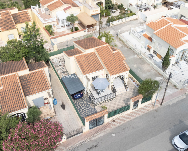 Venta - Chalet Independiente - Urb. La Marina