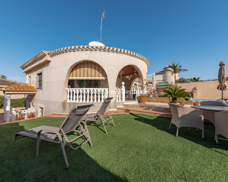 Venta - Chalet Independiente - Urb. La Marina