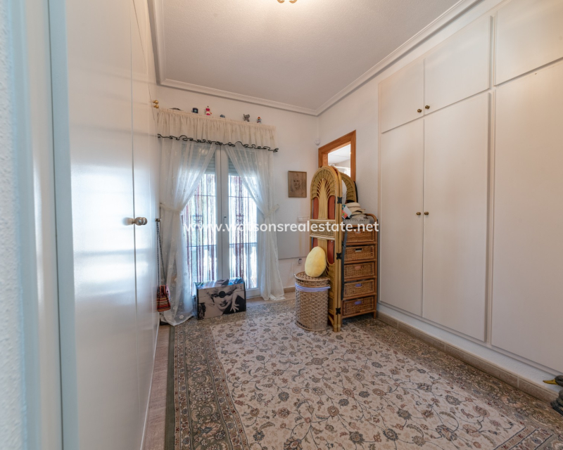 Venta - Chalet Independiente - Urb. La Marina