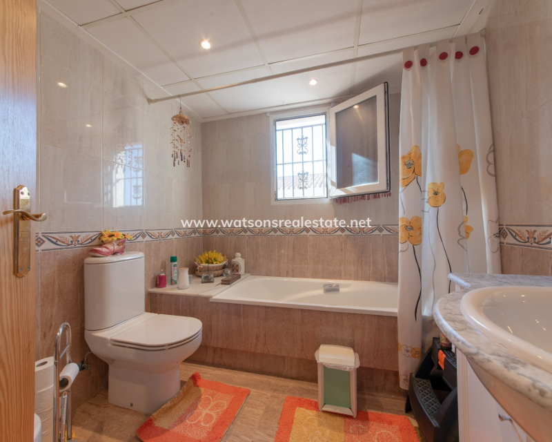 Venta - Chalet Independiente - Urb. La Marina