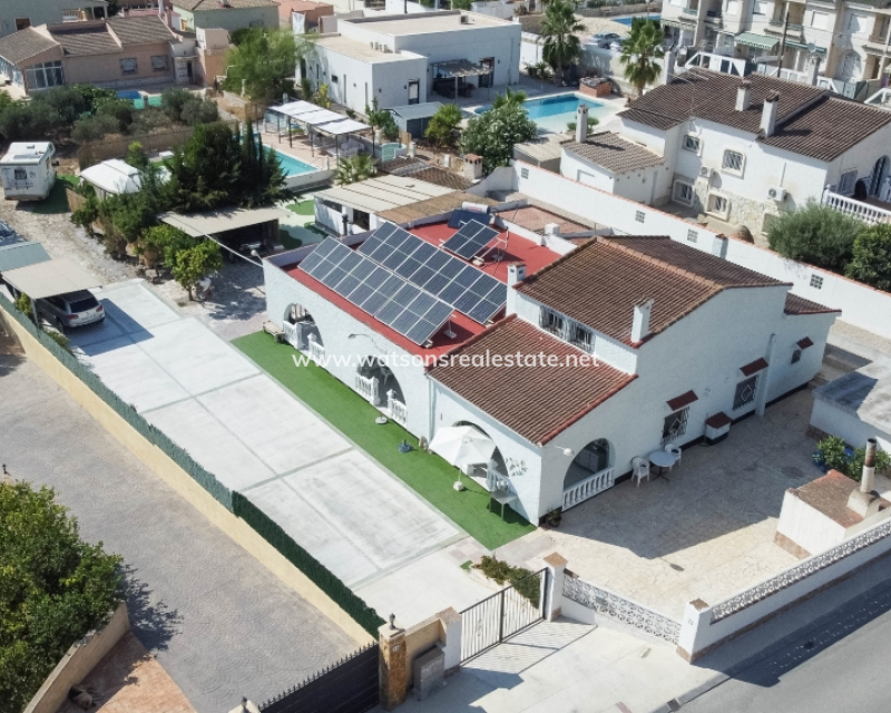 Venta - Chalet Independiente - Urb. La Marina