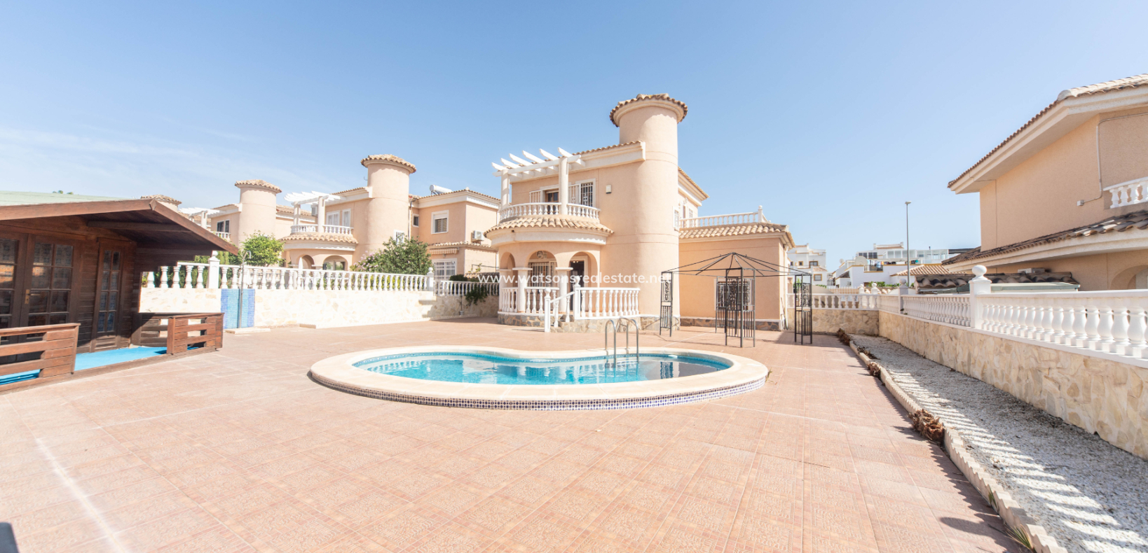 Venta - Chalet Independiente - Urb. La Marina