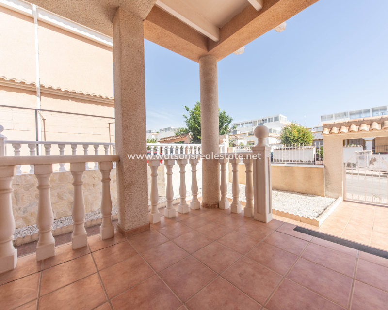 Venta - Chalet Independiente - Urb. La Marina