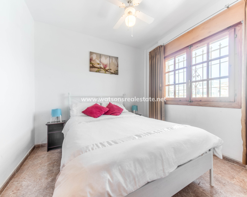 Venta - Chalet Independiente - Urb. La Marina